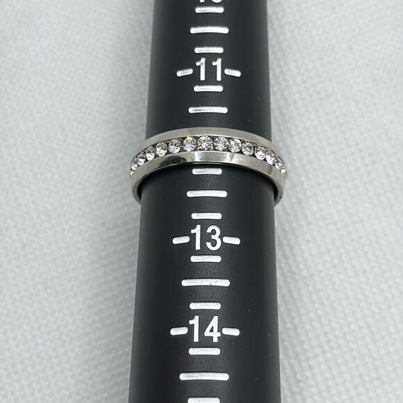 NWOT Size 12 Stainless steel with zircon eternity band - Picture 4 of 4